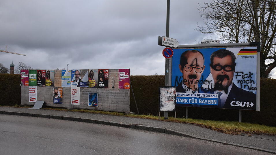 Ein Unbekannter besch&auml;digte Wahlplakate.