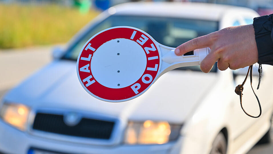 Bei einer Schleiherfahndung hat die Grenzpolizei mutmaßliches Diebesgut sichergestellt. (Symbolbild) Bei einer Schleiherfahndung hat die Grenzpolizei mutmaßliches Diebesgut sichergestellt. (Symbolbild)