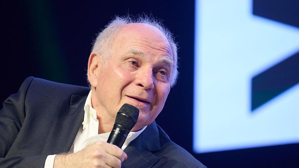 Uli Hoene&szlig;: &laquo;Wir spielen dieses Spiel f&uuml;r unsere Fans.&raquo;