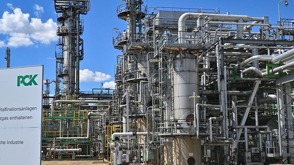 Die &Ouml;lraffinerie PCK bezieht kein russisches &Ouml;l mehr, erh&auml;lt aber &uuml;ber die durch Russland verlaufende Druschba-Pipeline &Ouml;l aus Kasachstan. (Archivbild)