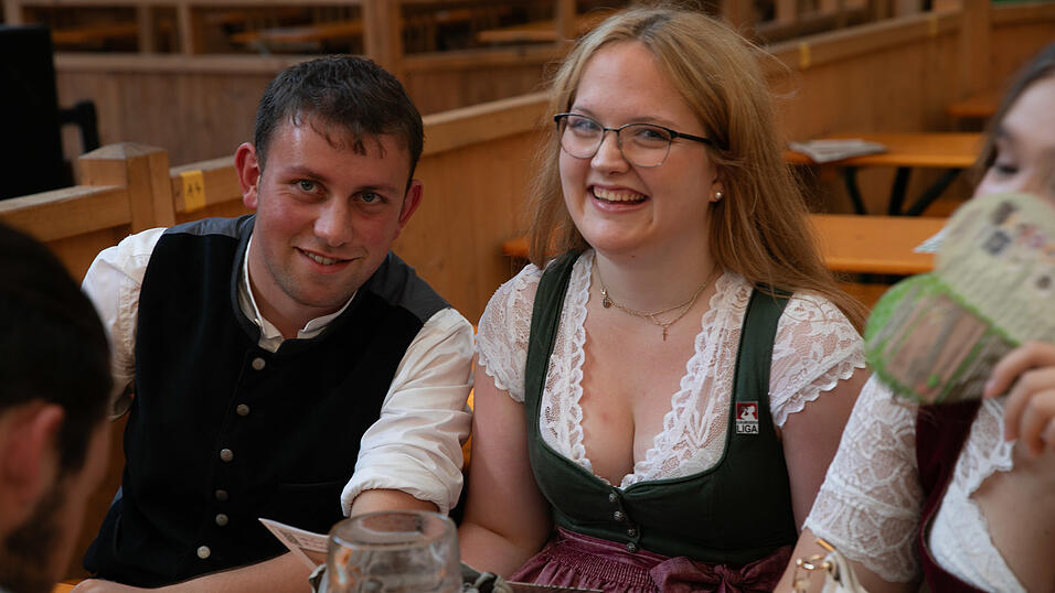 Die Partybilder vom Sonntag, 10. August, aus dem Festzelt Weckmann. Die Partybilder vom Sonntag, 10. August, aus dem Festzelt Weckmann.