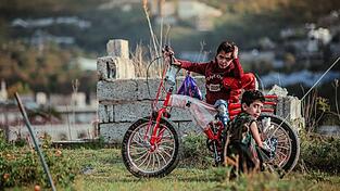 Aktuell leben sechs von zehn Jemeniten in gro&szlig;er Armut und ben&ouml;tigen dringend humanit&auml;re Hilfe.