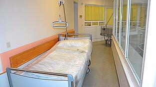 Um die Verluste des Krankenhausbetriebs abzufedern, erhält die Ilmtalklinik GmbH weitere Aufbauspritzen der beiden Trägerlandkreise. Der Kelheimer Kreisausschuss fasste dazu jetzt zwei Beschlüsse. Um die Verluste des Krankenhausbetriebs abzufedern, erhält die Ilmtalklinik GmbH weitere Aufbauspritzen der beiden Trägerlandkreise. Der Kelheimer Kreisausschuss fasste dazu jetzt zwei Beschlüsse.