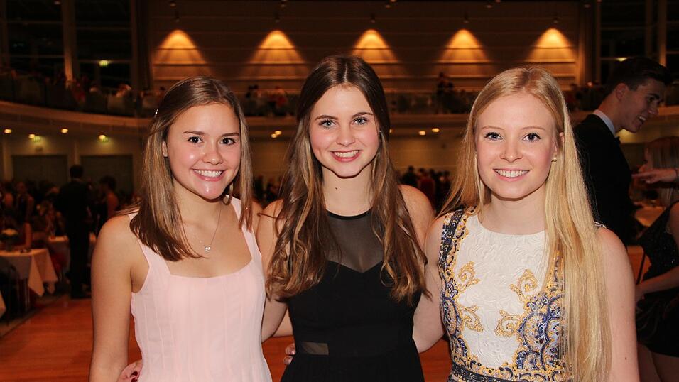 Die Bilder vom Abschlussball der Tanzschule Seidel in der Fraunhofer-Halle am 28. November. Die Bilder vom Abschlussball der Tanzschule Seidel in der Fraunhofer-Halle am 28. November.