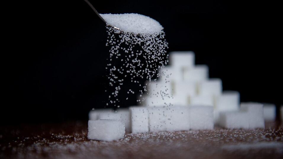 Die Zuckerzufuhr der Deutschen liegt weit über den empfohlenen Werten. (Symbolbild) Die Zuckerzufuhr der Deutschen liegt weit über den empfohlenen Werten. (Symbolbild)