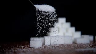 Die Zuckerzufuhr der Deutschen liegt weit über den empfohlenen Werten. (Symbolbild) Die Zuckerzufuhr der Deutschen liegt weit über den empfohlenen Werten. (Symbolbild)