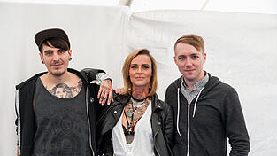 Freuen sich auf ihren Auftritt beim Pfingst-Open-Air am heutigen Samstagabend (von links): Christoph Deckert, Jennifer Weist und Joe Walter. (Foto: Susanne Raith) Freuen sich auf ihren Auftritt beim Pfingst-Open-Air am heutigen Samstagabend (von links): Christoph Deckert, Jennifer Weist und Joe Walter. (Foto: Susanne Raith)