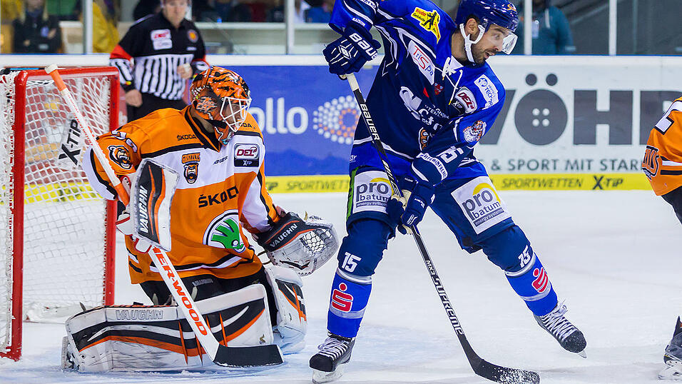 Die Tigers verlieren gegen Wolfsburg mit 2:4. Die Tigers verlieren gegen Wolfsburg mit 2:4.