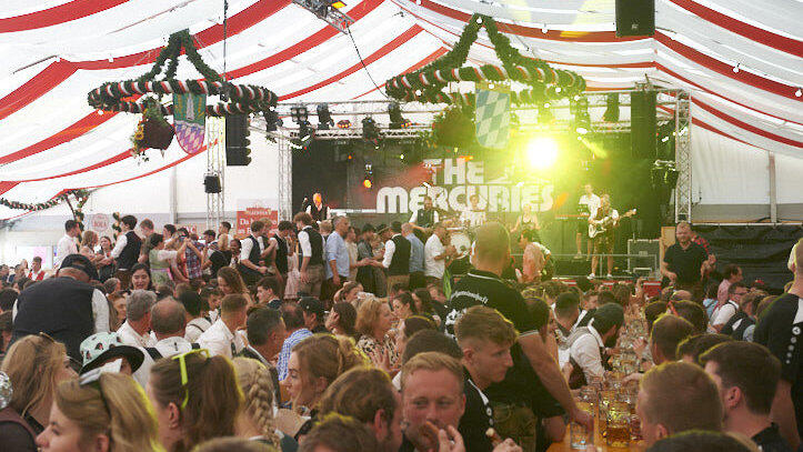 Die Partybilder vom Samstag, 9. August, aus dem Festzelt Lechner. Die Partybilder vom Samstag, 9. August, aus dem Festzelt Lechner.