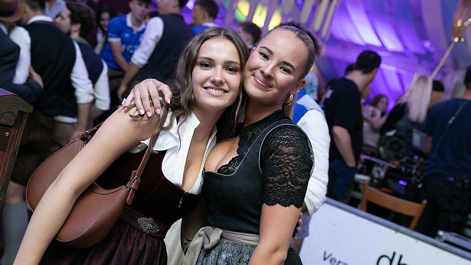 Die Partybilder vom Dienstag, 12. August, aus dem Festzelt Wenisch. Die Partybilder vom Dienstag, 12. August, aus dem Festzelt Wenisch.