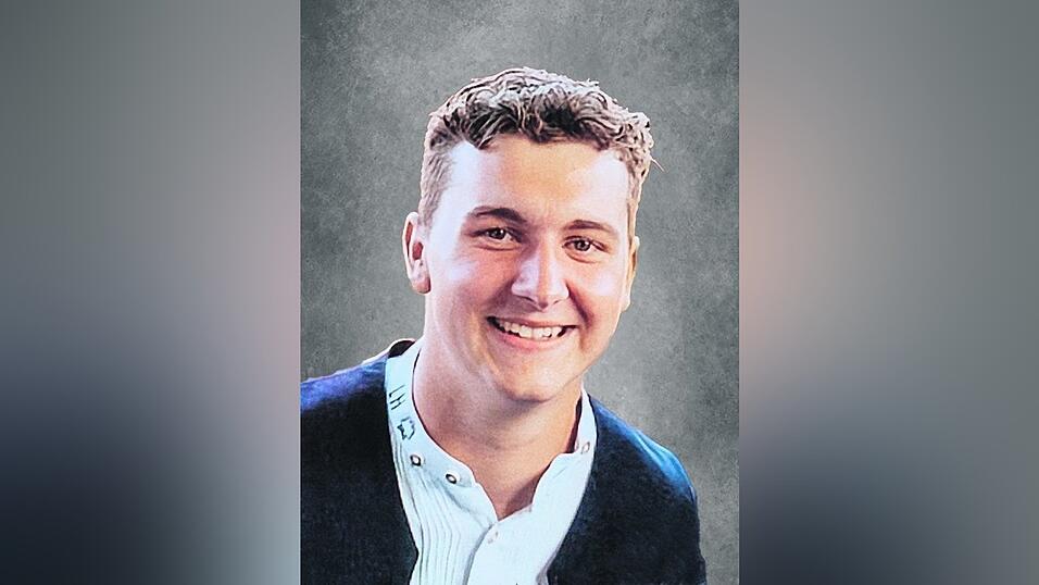Um Luis Hummel trauern zahlreiche Wegbegleiter aus Hohenthann und Umgebung. Um Luis Hummel trauern zahlreiche Wegbegleiter aus Hohenthann und Umgebung.