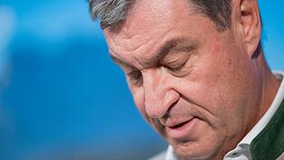 CSU-Chef Söder würde die AfD zwar auch am liebsten verbieten, aber er zweifelt an einem Verbotsverfahren. CSU-Chef Söder würde die AfD zwar auch am liebsten verbieten, aber er zweifelt an einem Verbotsverfahren.