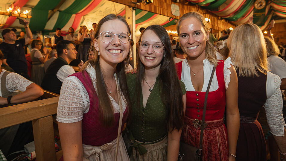 Die Partybilder vom Sonntag, 18. August, aus dem Festzelt Weckmann. Die Partybilder vom Sonntag, 18. August, aus dem Festzelt Weckmann.