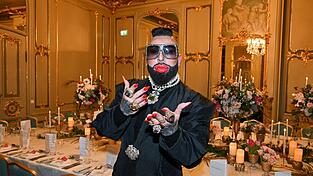 Harald Glööckler hat zum Fashion-Dinner geladen.
