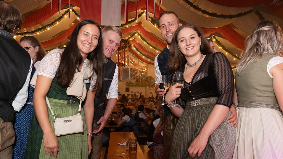 Die Partybilder vom Sonntag, 13. August 2023, aus dem Festzelt Greindl. Die Partybilder vom Sonntag, 13. August 2023, aus dem Festzelt Greindl.