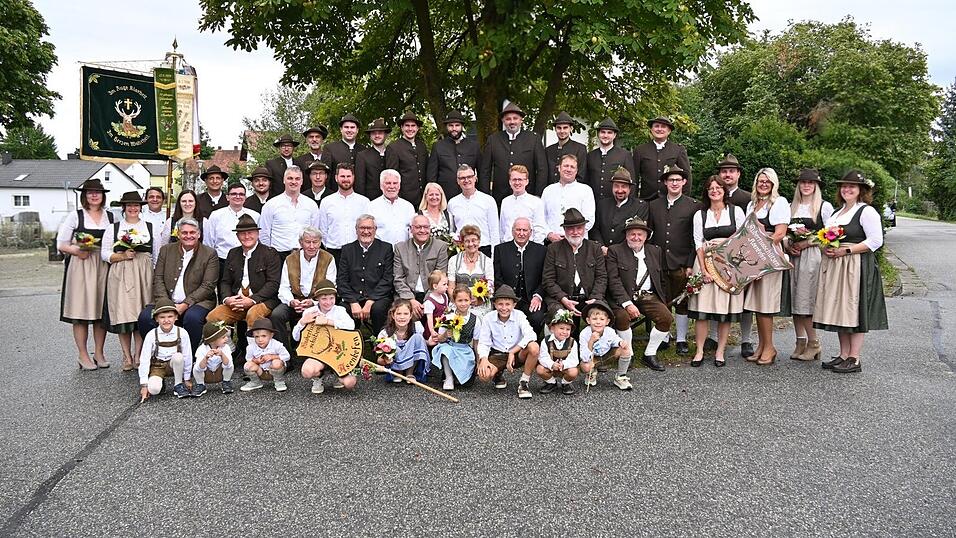 Seit 70 Jahren gibt es die Hubertusschützen inzwischen. Seit 70 Jahren gibt es die Hubertusschützen inzwischen.