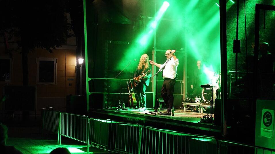 Mit seiner Tour zum Album 'Heile Welt' war Hannes Ringlstetter zweimal in Passau zu Gast.