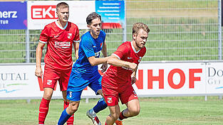 Die SpVgg Hankofen (in Rot) hat beim TSV 1860 München II ein echtes Highlight-Spiel vor der Brust. Die SpVgg Hankofen (in Rot) hat beim TSV 1860 München II ein echtes Highlight-Spiel vor der Brust.