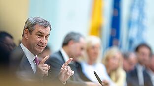 Nicht nur optisch setzt Ministerpräsident Markus Söder (CSU) in seiner Regierungserklärung neue Akzente. Nicht nur optisch setzt Ministerpräsident Markus Söder (CSU) in seiner Regierungserklärung neue Akzente.