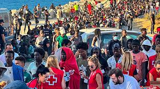 Auch Social Media könnte für die Migrationskrise in Ceuta mit mindestens 72 Toten verantwortlich sein. Auch Social Media könnte für die Migrationskrise in Ceuta mit mindestens 72 Toten verantwortlich sein.