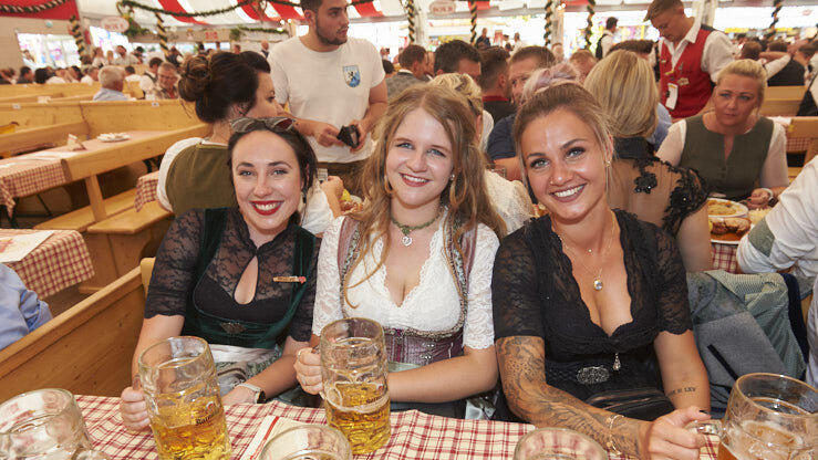 Die Partybilder vom Samstag, 12. August 2023, aus dem Festzelt Lechner.