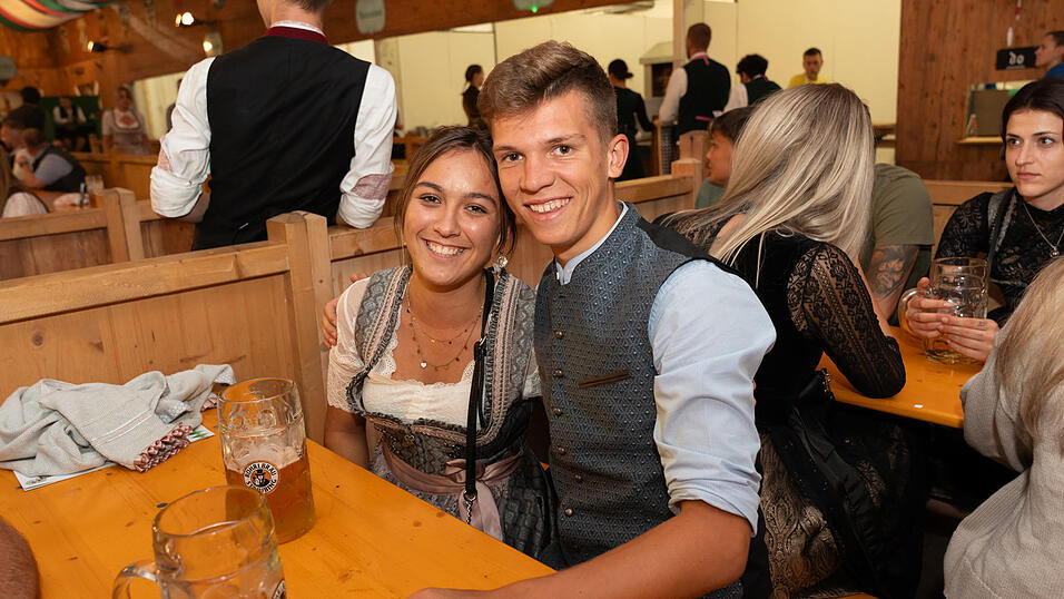 Die Partybilder vom Montag, 19. August, aus dem Festzelt Weckmann. Die Partybilder vom Montag, 19. August, aus dem Festzelt Weckmann.