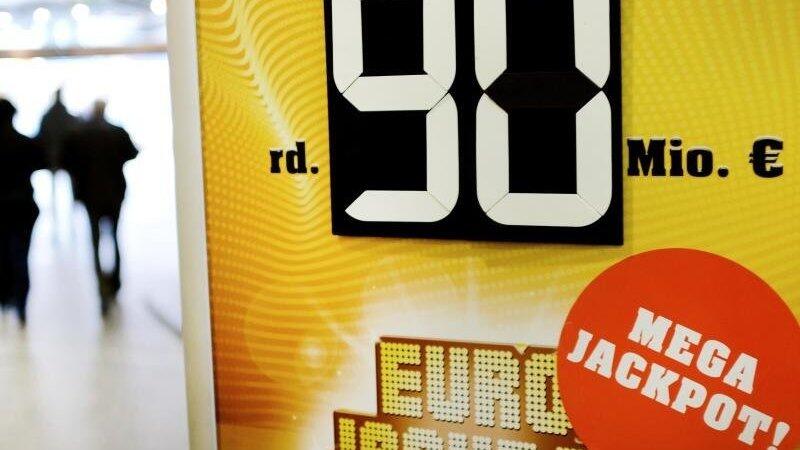 Am Freitagabend wurde der Eurojackpot mit 90 Millionen Euro geknackt (Symbolbild).
