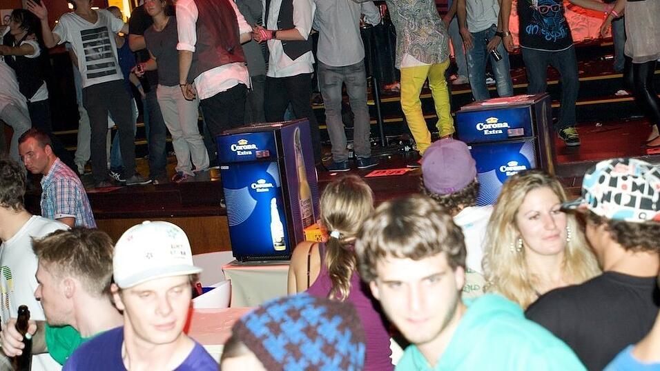 Rund 4000 Boarderfreunde feierten bei der Weltpremiere des neuesten Films von Isenseven, 'Let's go get lost' in M&uuml;nchen.