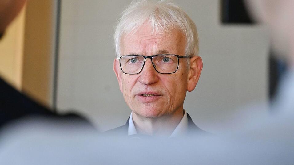 Die Deutsche Umwelthilfe klagt erneut gegen den Freistaat Bayern und dessen Klimaschutzpolitik. Bundesgesch&auml;ftsf&uuml;hrer J&uuml;rgen Resch verlangt von der Staatsregierung deutlich mehr Anstrengungen zur Einhaltung der landeseigenen Klimaziele. (Archivbild)