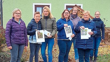 Elke Auburger, Evi Simeth und Familie Zellner sind die Preistr&auml;ger des Fotowettbewerbs dasRegentalbl&uuml;ht vom OGV Walderbach. Mit ihren Gewinnen erhielten sie vom OGV-Team auch die ersten Exemplare des druckfrischen Fotokalenders, der ab sofort erh&auml;ltlich ist.