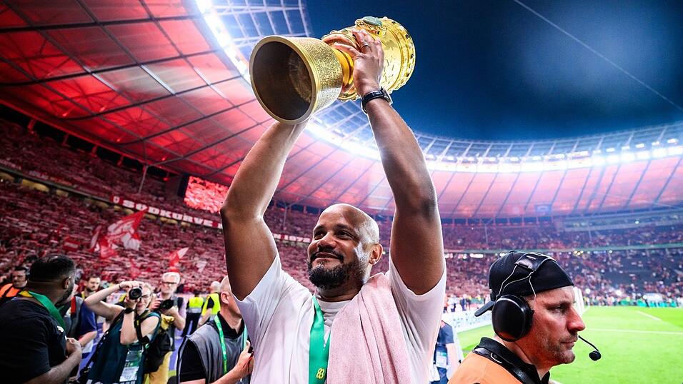 Vincent Kompany will auch in dieser Saison wieder den DFB-Pokal in Händen halten. (Archivbild) Vincent Kompany will auch in dieser Saison wieder den DFB-Pokal in Händen halten. (Archivbild)