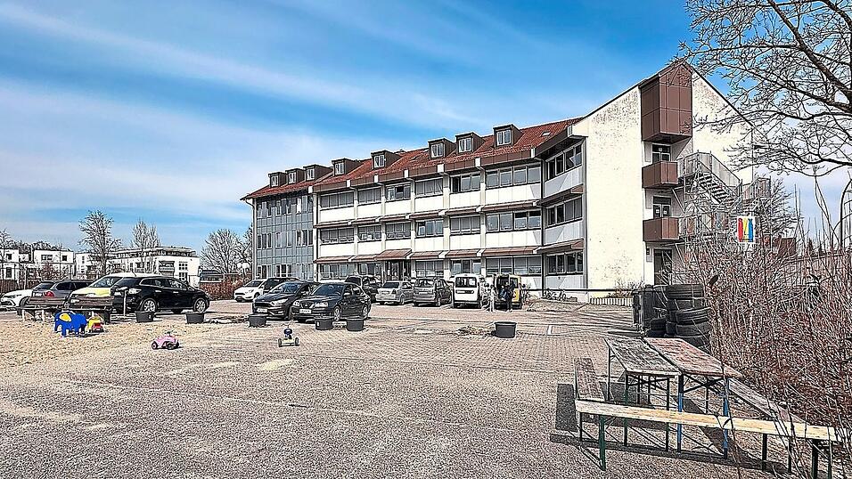 Trotz mehrerer kritischer Anmerkungen war nicht zu erwarten, dass der Bausenat den Billigungsbeschluss zur &Auml;nderung des Bebauungsplans 'Zwischen Kl&ouml;tzlm&uuml;llerstra&szlig;e und Kl&ouml;tzlm&uuml;hlbach' mehrheitlich ablehnen w&uuml;rde.