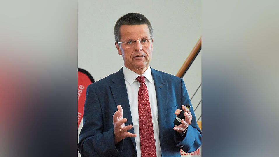 Stellte die Zahlen im Detail vor: Sparkassendirektor Dieter Scholz. Stellte die Zahlen im Detail vor: Sparkassendirektor Dieter Scholz.