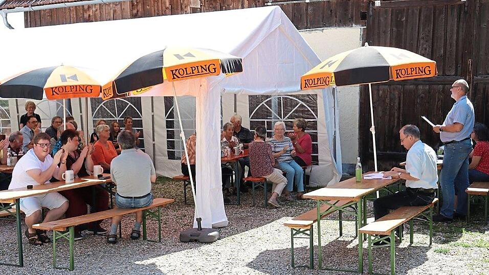 Zur Jahresversammlung im Freien hatte die Kolpingsfamilie eingeladen.