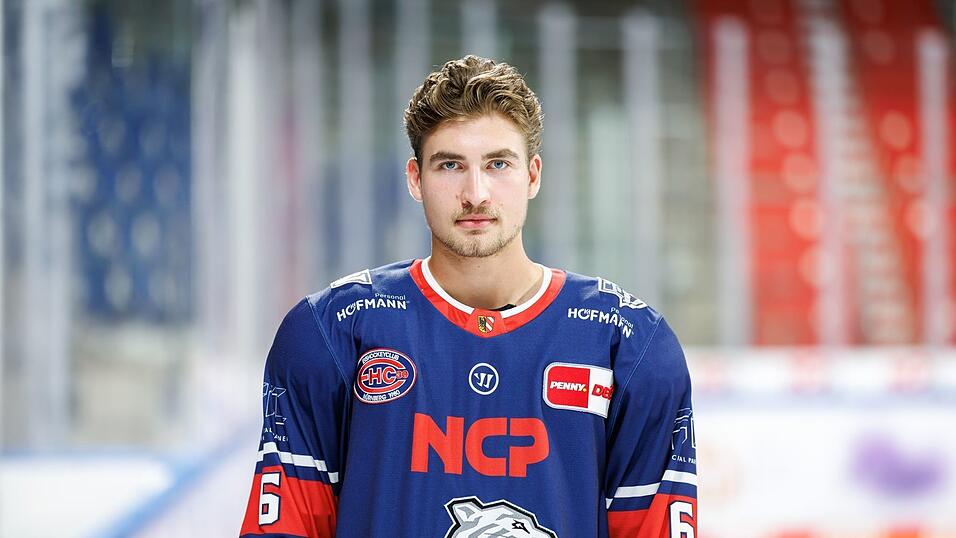 Eishockey-Profi Julius Karrer bleibt in Nürnberg.