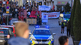 Anfang 2024 sind 6.000 Menschen in Passau dem &bdquo;B&uuml;ndnis gegen Rechts&ldquo; gefolgt und demonstrierten gegen die AfD, Nazis, rechtes Gedankengut und Faschismus.