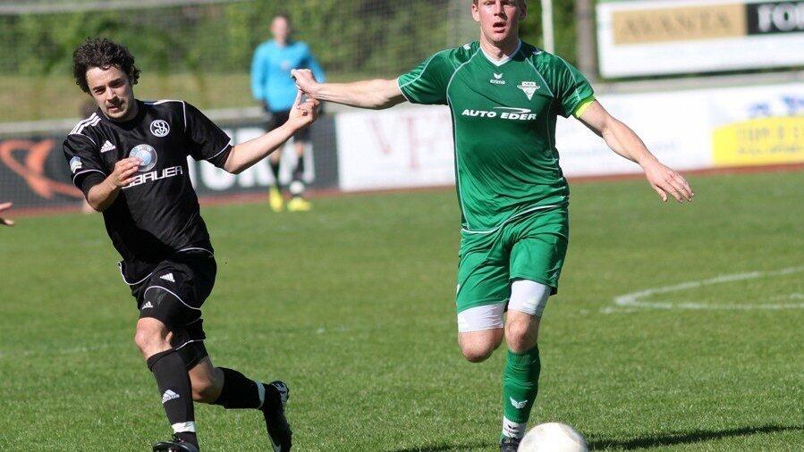 Die SpVgg Landshut schenkte gegen Rosenheim eine 2:0 Führung wieder her (Foto: Herrmann). Die SpVgg Landshut schenkte gegen Rosenheim eine 2:0 Führung wieder her (Foto: Herrmann).