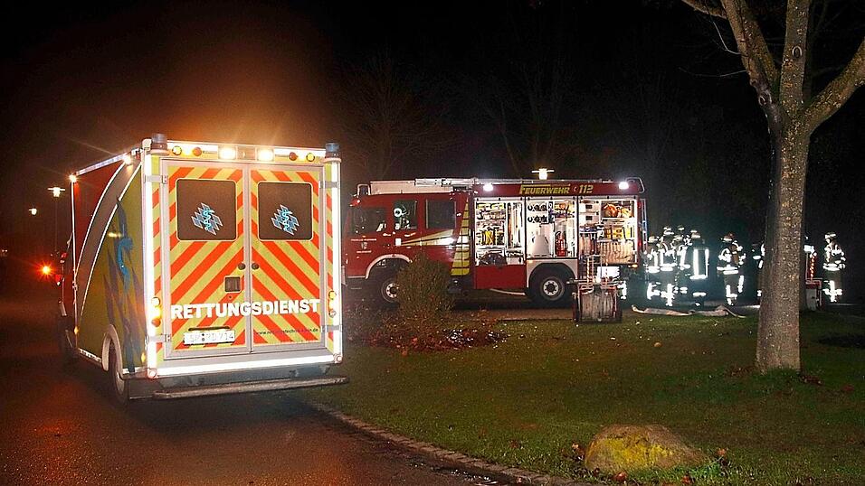 80 Feuerwehreinsatzkräfte halfen vor Ort. 80 Feuerwehreinsatzkräfte halfen vor Ort.