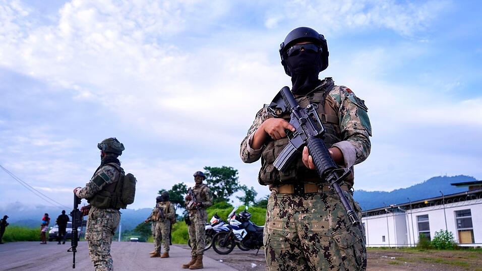 In Ecuador sind acht abgetrennte menschliche K&ouml;pfe in Jutes&auml;cken am Stra&szlig;enrand entdeckt worden. (Archivbild)
