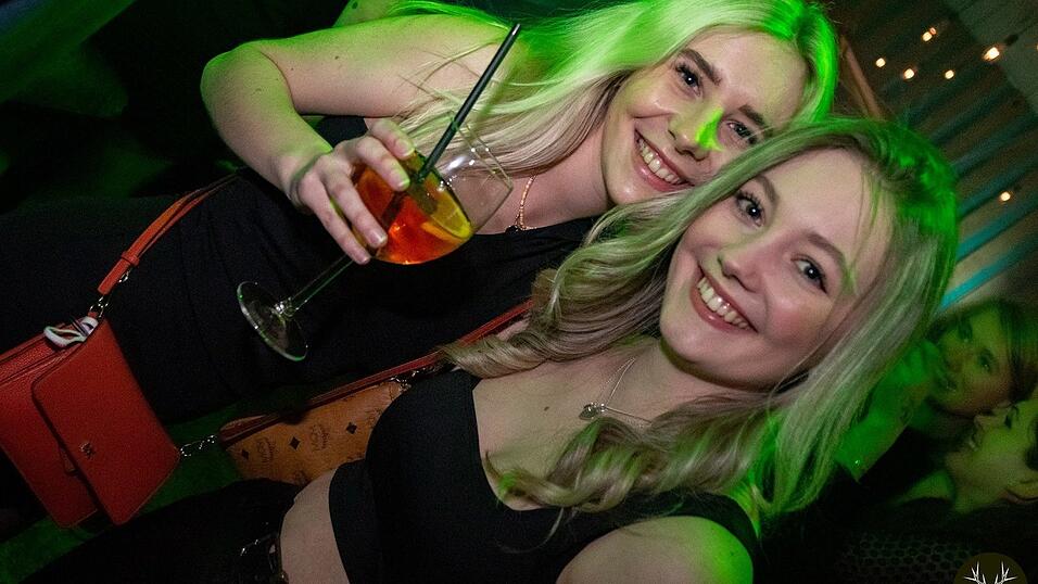 Die Stimmung bei den Partygängern am Samstagabend war prächtig. Die Stimmung bei den Partygängern am Samstagabend war prächtig.