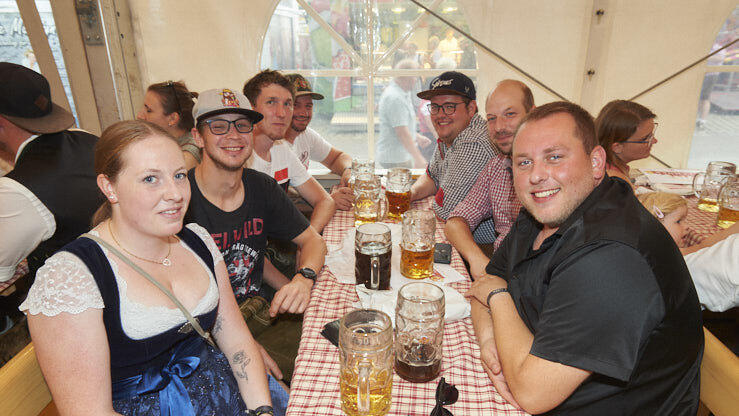 Die Partybilder vom Dienstag, 15. August 2023, aus dem Festzelt Lechner.