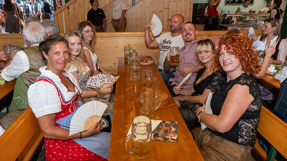 Die Partybilder vom Montag, 14. August 2023, aus dem Festzelt Nothaft. Die Partybilder vom Montag, 14. August 2023, aus dem Festzelt Nothaft.