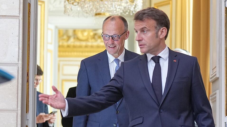 In den vergangenen Jahren trafen sich Friedrich Merz (l.) und Emmanuel Macron bereits zu verschiedenen Anl&auml;ssen. Dabei habe sich ein gutes Verh&auml;ltnis zwischen beiden entwickelt, betonten beide am Mittwoch.
