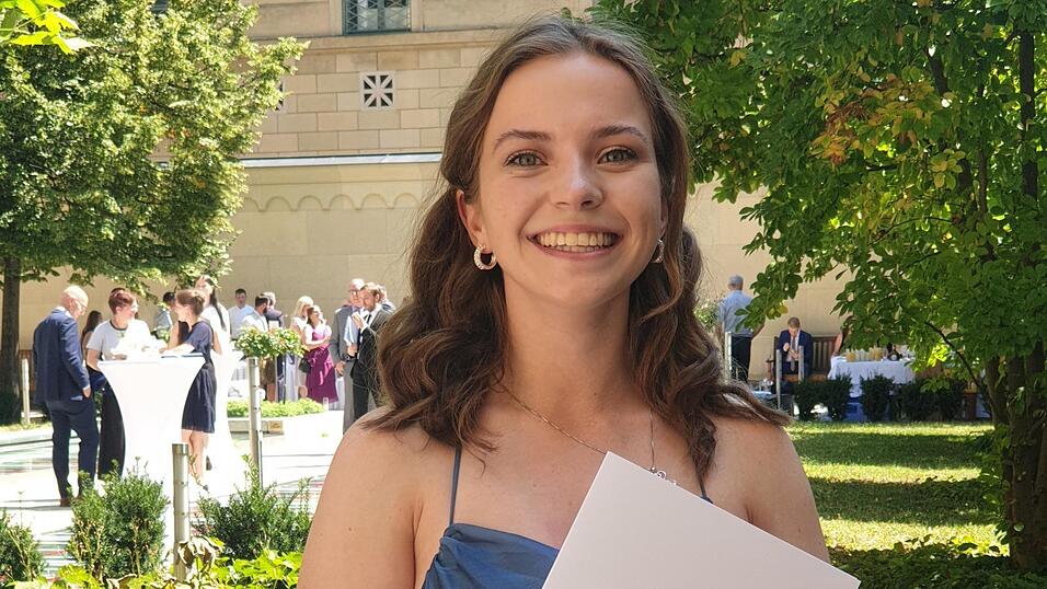 Veronika Viethen strahlte beim Empfang der 75 Absolventen in der Münchner Residenz.