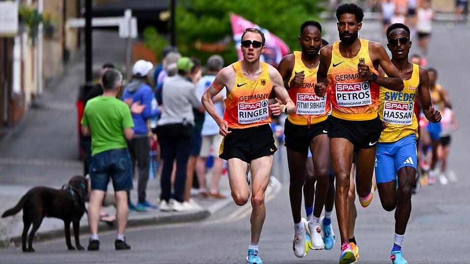 Richard Ringer (l-r), Samuel Fitwi und Amanal Petros waren beim EM-Marathon in einer Spitzengruppe dabei. Richard Ringer (l-r), Samuel Fitwi und Amanal Petros waren beim EM-Marathon in einer Spitzengruppe dabei.