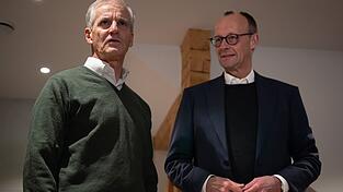 Gleich nach der Ankunft traf sich der Kanzler mit Norwegens Regierungschef zum Vier-Augen-Gespr&auml;ch.