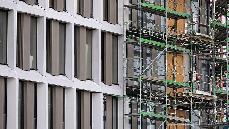 Wenn m&ouml;glich, sollen Neubauten f&uuml;r staatliche Beh&ouml;rden in Zukunft die Ausnahme sein. &laquo;Mieten statt bauen&raquo; lautet das neue Motto der Staatsregierung f&uuml;r Liegenschaften. (Illustration)