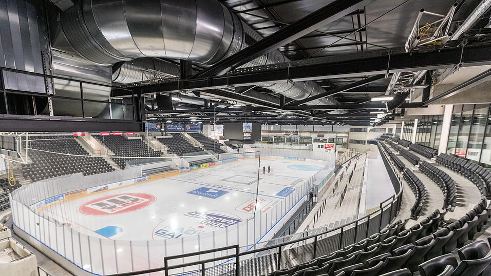 Am Wochenende wird die Fanatec Arena in Landshut wiedereröffnet. Am Wochenende wird die Fanatec Arena in Landshut wiedereröffnet.
