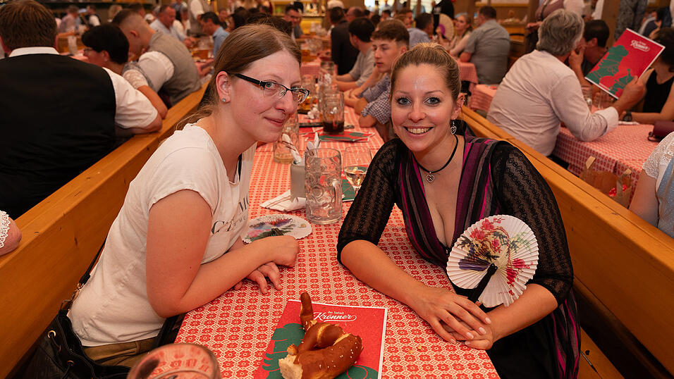 Die Partybilder vom Freitag, 18. August 2023, aus dem Festzelt Krönner. Die Partybilder vom Freitag, 18. August 2023, aus dem Festzelt Krönner.