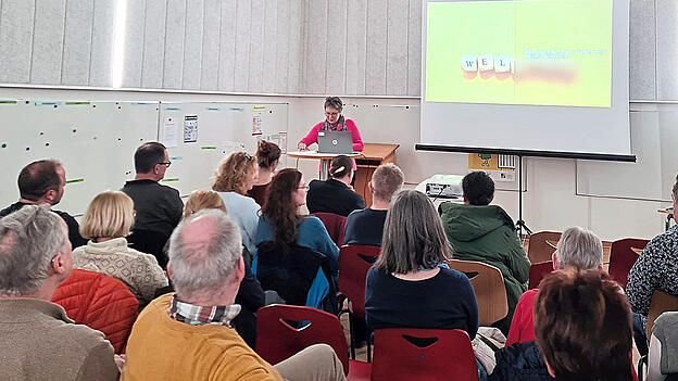 Vorsitzende Sabrina Griesbach lie&szlig; das Jubil&auml;umsjahr 2025 Revue passieren und gab einen Ausblick auf das laufende Jahr im Freiwilligenzentrum.